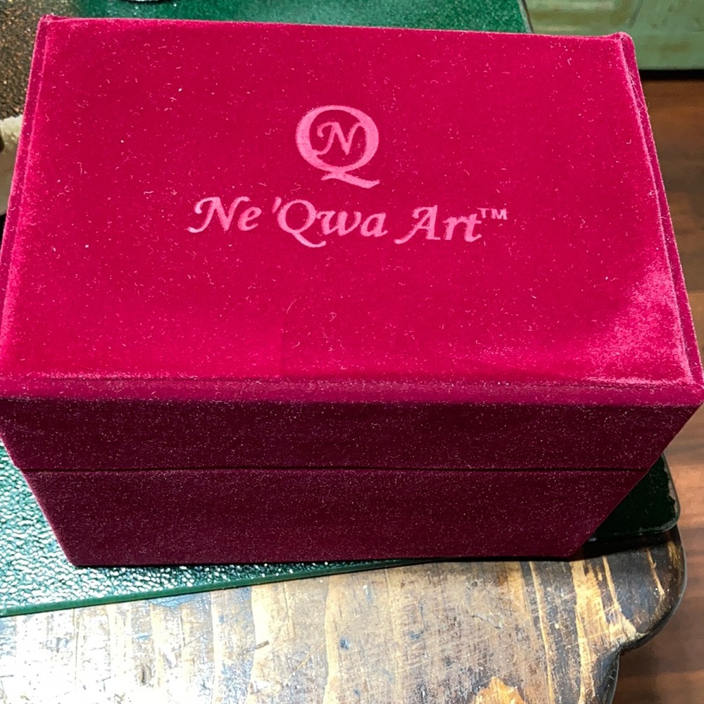 Ne’Qwa Art ornament